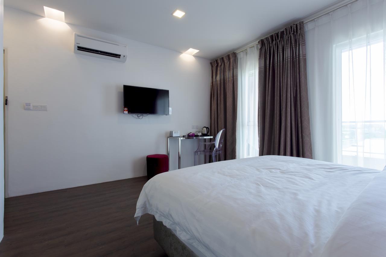 Aloha Hotel Sdn Bhd Pontian Kecil Exterior photo